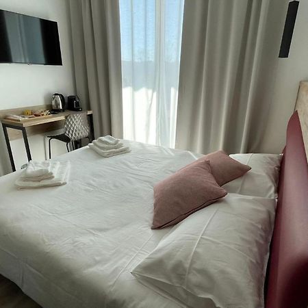 Bari Airport Rooms Exterior foto
